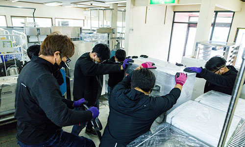 厨房機器配送・設置作業